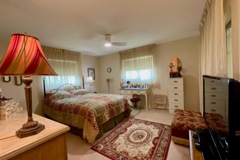 House in Pinellas Park, Florida 2 bedrooms, 143.63 sq.m. № 2151721 - photo 22