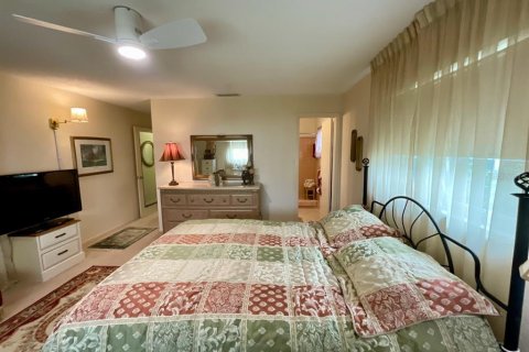 House in Pinellas Park, Florida 2 bedrooms, 143.63 sq.m. № 2151721 - photo 23