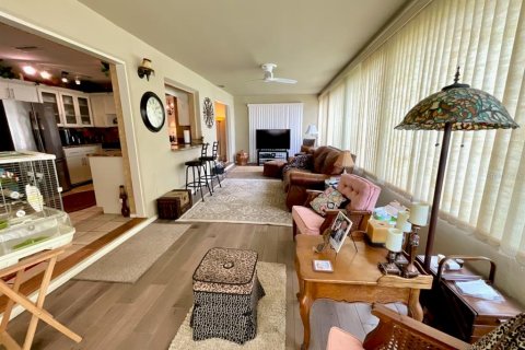 House in Pinellas Park, Florida 2 bedrooms, 143.63 sq.m. № 2151721 - photo 17