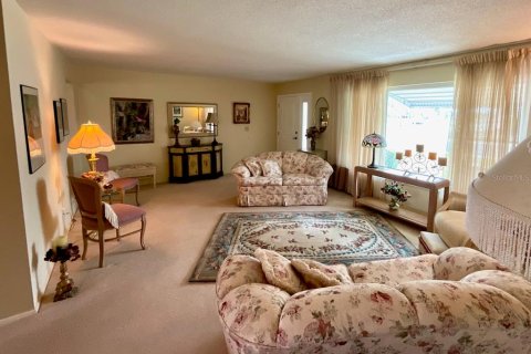 House in Pinellas Park, Florida 2 bedrooms, 143.63 sq.m. № 2151721 - photo 4