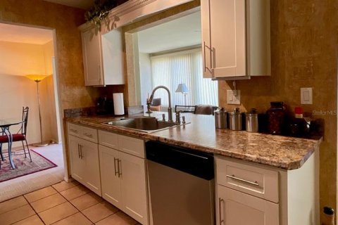 House in Pinellas Park, Florida 2 bedrooms, 143.63 sq.m. № 2151721 - photo 10
