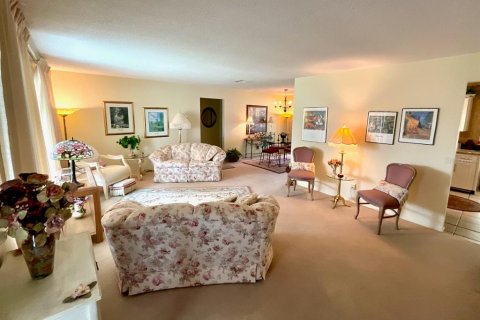 House in Pinellas Park, Florida 2 bedrooms, 143.63 sq.m. № 2151721 - photo 3