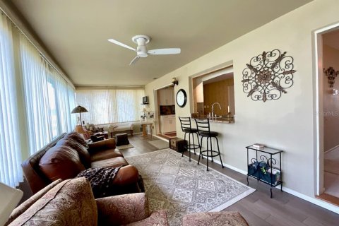 House in Pinellas Park, Florida 2 bedrooms, 143.63 sq.m. № 2151721 - photo 15