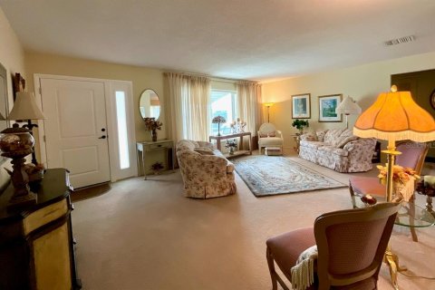 House in Pinellas Park, Florida 2 bedrooms, 143.63 sq.m. № 2151721 - photo 13