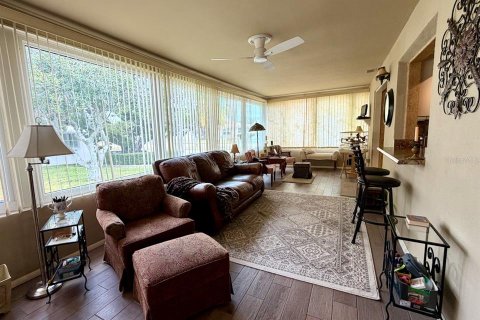 House in Pinellas Park, Florida 2 bedrooms, 143.63 sq.m. № 2151721 - photo 14