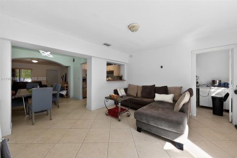 Casa en venta en Miami Beach, Florida, 3 dormitorios, 126.35 m2 № 2255175 - foto 15