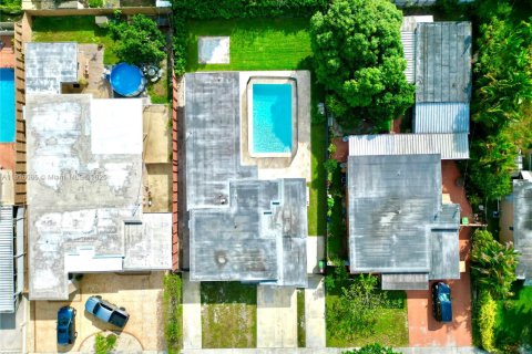 Villa ou maison à vendre à Hialeah, Floride: 5 chambres, 205.13 m2 № 1974464 - photo 5