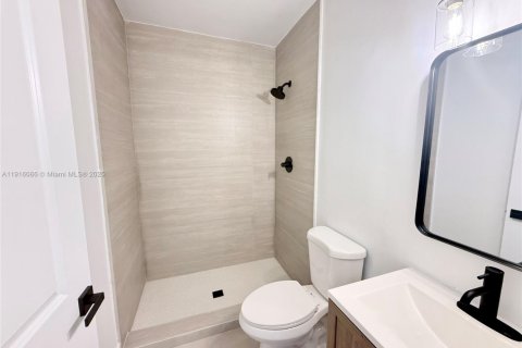 Villa ou maison à vendre à Hialeah, Floride: 5 chambres, 205.13 m2 № 1974464 - photo 11