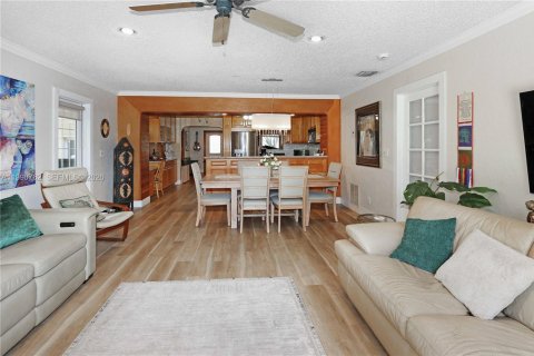 Casa en venta en Hollywood, Florida, 3 dormitorios, 170.2 m2 № 2271046 - foto 11