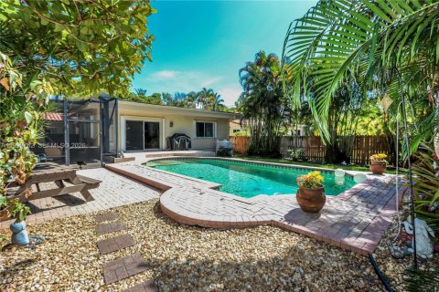 Casa en venta en Hollywood, Florida, 3 dormitorios, 170.2 m2 № 2271046 - foto 2