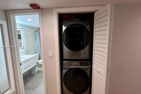 Adosado en venta en Miami, Florida, 2 dormitorios, 120.77 m2 № 1833977 - foto 10