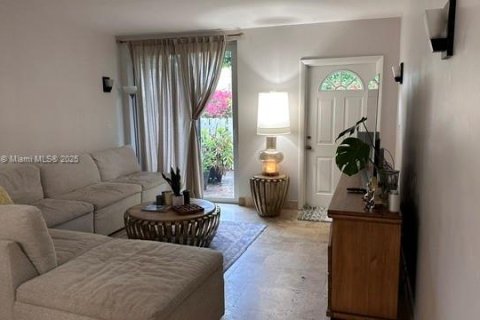 Adosado en venta en Miami, Florida, 2 dormitorios, 120.77 m2 № 1833977 - foto 4