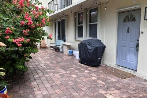 Adosado en venta en Miami, Florida, 2 dormitorios, 120.77 m2 № 1833977 - foto 1