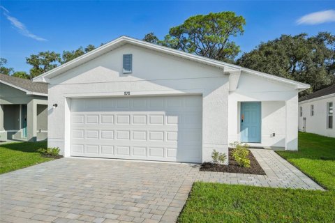 House in Eagle Lake, Florida 3 bedrooms, 146.97 sq.m. № 2131353