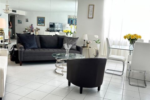 Купить кондоминиум в Авентура, Флорида 1 спальня, 81.1м2, № 2154808 - фото 7