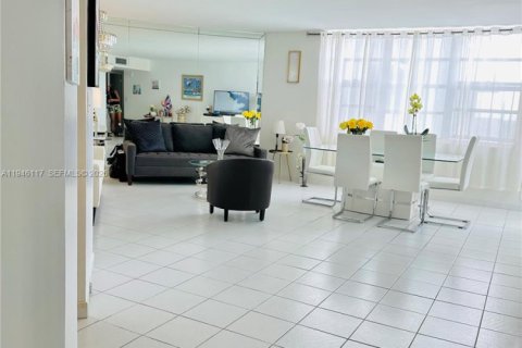 Купить кондоминиум в Авентура, Флорида 1 спальня, 81.1м2, № 2154808 - фото 8