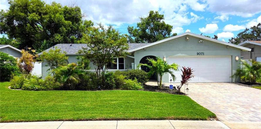 Villa ou maison à Seminole, Floride 3 chambres, 142.33 m2 № 2387390
