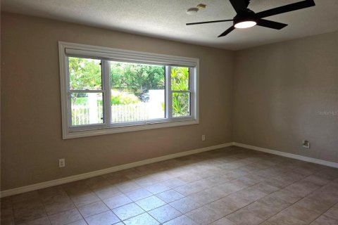 Villa ou maison à louer à Seminole, Floride: 3 chambres, 142.33 m2 № 2387390 - photo 7