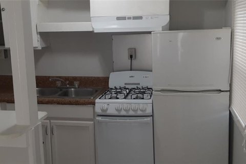 Immobilier commercial à vendre à Daytona Beach, Floride: 4 chambres, 206.24 m2 № 1827642 - photo 14