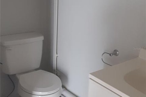 Immobilier commercial à vendre à Daytona Beach, Floride: 4 chambres, 206.24 m2 № 1827642 - photo 11