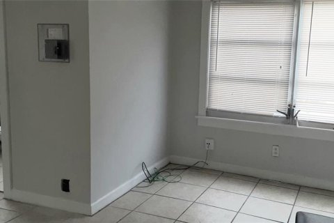 Immobilier commercial à vendre à Daytona Beach, Floride: 4 chambres, 206.24 m2 № 1827642 - photo 16