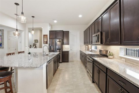Casa en venta en Orlando, Florida, 7 dormitorios, 422.15 m2 № 2124668 - foto 11
