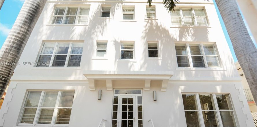 Кондоминиум с 2 спальнями в Майами-Бич, Флорида № 2051816