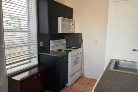 Купить кондоминиум в Майами-Бич, Флорида 2 спальни, 74.32м2, № 2051816 - фото 4