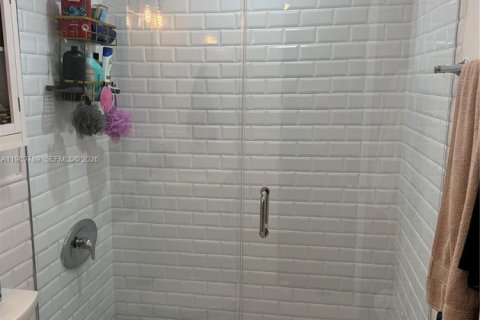 Купить кондоминиум в Майами-Бич, Флорида 2 спальни, 74.32м2, № 2051816 - фото 10