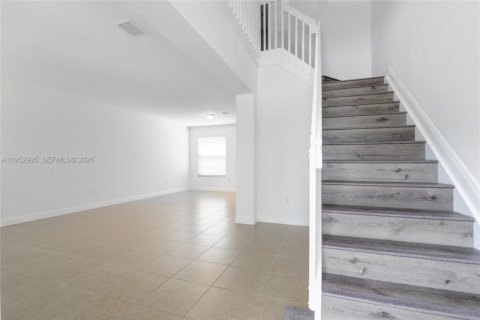 Copropriété à louer à Pembroke Pines, Floride: 3 chambres, 178.74 m2 № 2008730 - photo 3