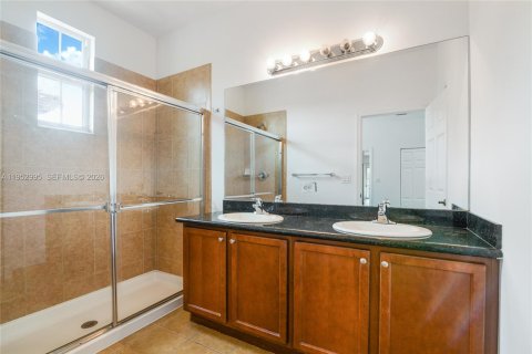 Copropriété à louer à Pembroke Pines, Floride: 3 chambres, 178.74 m2 № 2008730 - photo 9