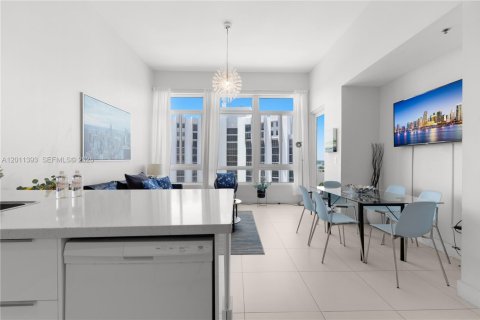 Condo in Miami Beach, Florida, 1 bedroom  № 2075347 - photo 8