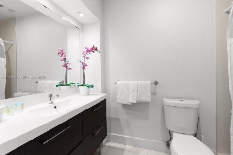 Condo in Miami Beach, Florida, 1 bedroom  № 2075347 - photo 25