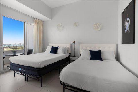 Condo in Miami Beach, Florida, 1 bedroom  № 2075347 - photo 19
