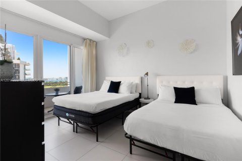 Condo in Miami Beach, Florida, 1 bedroom  № 2075347 - photo 18