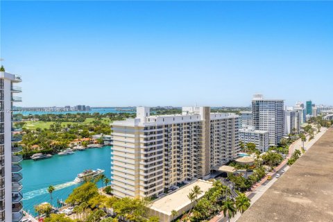 Condo in Miami Beach, Florida, 1 bedroom  № 2075347
