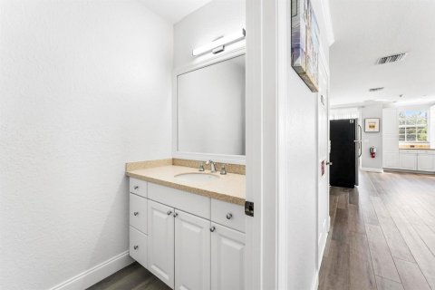 Commercial property in West Palm Beach, Florida 913.04 sq.m. № 2081736 - photo 29
