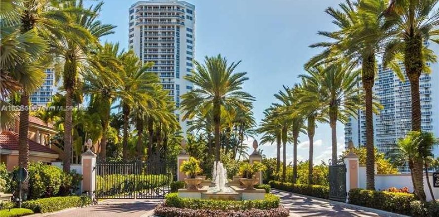 Condominio en Aventura, Florida, 2 dormitorios  № 1935241