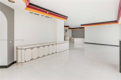 Condominio en venta en Aventura, Florida, 2 dormitorios, 220.18 m2 № 1935241 - foto 10