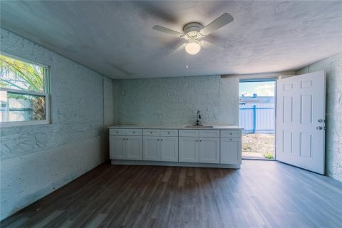 Casa en venta en Port Richey, Florida, 3 dormitorios, 153.2 m2 № 2202547 - foto 23
