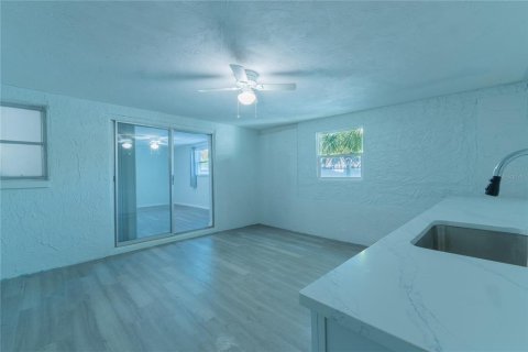 Casa en venta en Port Richey, Florida, 3 dormitorios, 153.2 m2 № 2202547 - foto 24