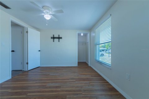 Casa en venta en Port Richey, Florida, 3 dormitorios, 153.2 m2 № 2202547 - foto 16