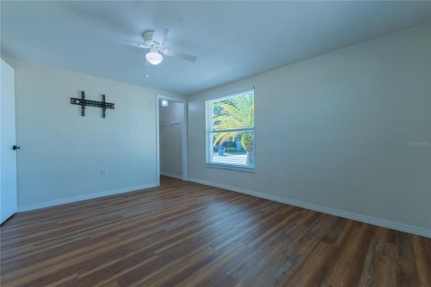 Casa en venta en Port Richey, Florida, 3 dormitorios, 153.2 m2 № 2202547 - foto 17