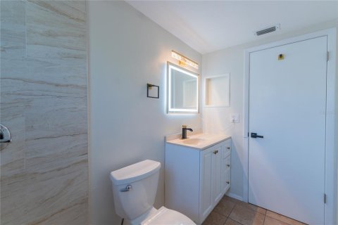 Casa en venta en Port Richey, Florida, 3 dormitorios, 153.2 m2 № 2202547 - foto 15
