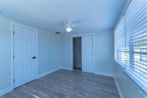 Casa en venta en Port Richey, Florida, 3 dormitorios, 153.2 m2 № 2202547 - foto 13