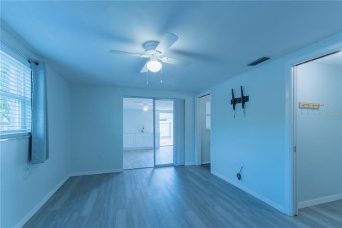 Casa en venta en Port Richey, Florida, 3 dormitorios, 153.2 m2 № 2202547 - foto 22