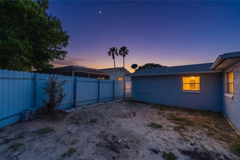 Casa en venta en Port Richey, Florida, 3 dormitorios, 153.2 m2 № 2202547 - foto 29