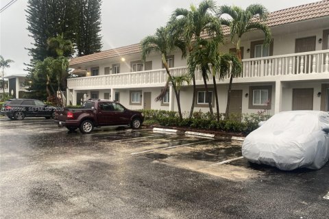 Copropriété à vendre à Pompano Beach, Floride: 2 chambres, 85.19 m2 № 2081224 - photo 2