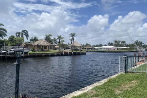 Condo à Pompano Beach, Floride, 2 chambres  № 2081224