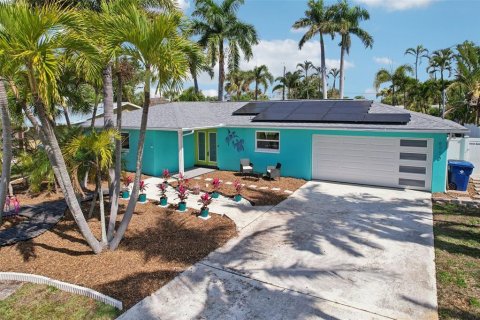 Villa ou maison à Saint Petersburg, Floride 3 chambres, 156.82 m2 № 2098747